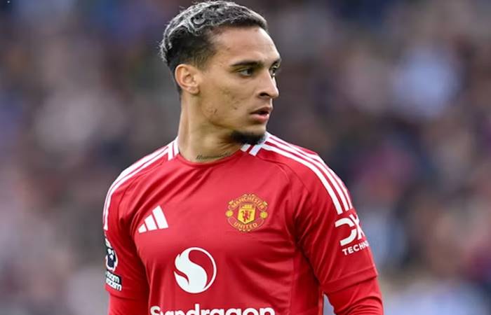 Benfica Approaches Manchester United to Discuss Antony Deal