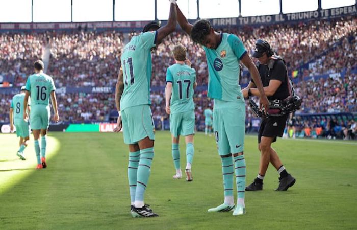 Levante vs Barcelona highlights